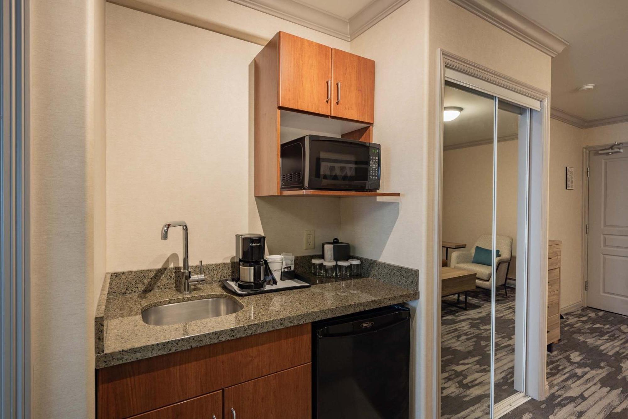Sandman Hotel & Suites Winnipeg Airport Exterior foto